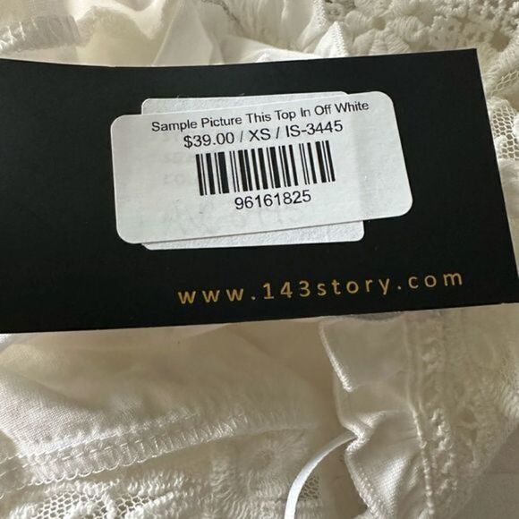 NWT - 143 Story - Women’s Mock Neck Long Sleeve White Top - Size XS - Picture 8 of 8